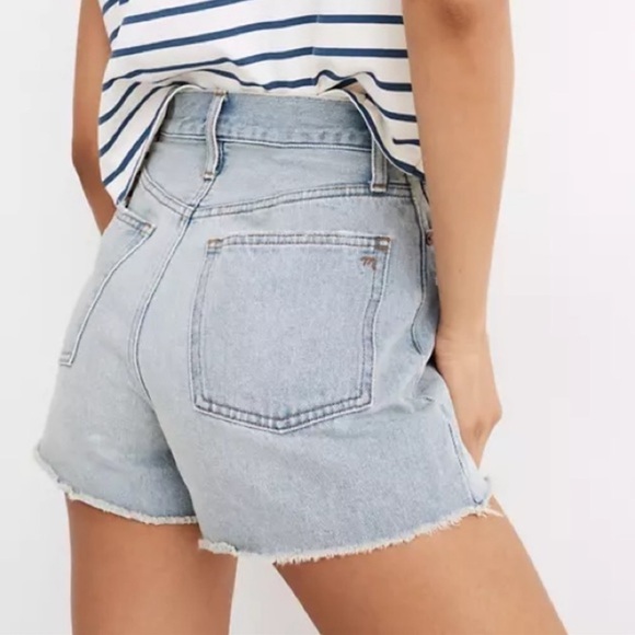 NWT MADEWELL High Rise Denim Shorts Raw Hem Light Wash, Size 24 - Picture 4 of 6